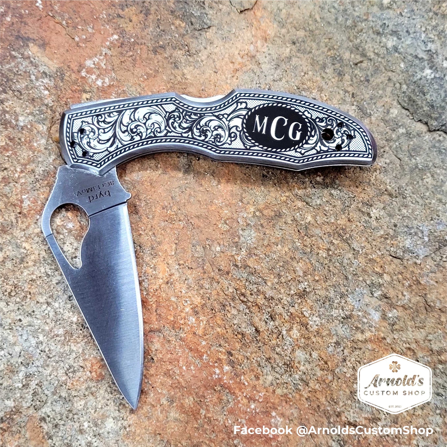 CUSTOM INITIALS Rope Design, Custom Engraved Folding Knife